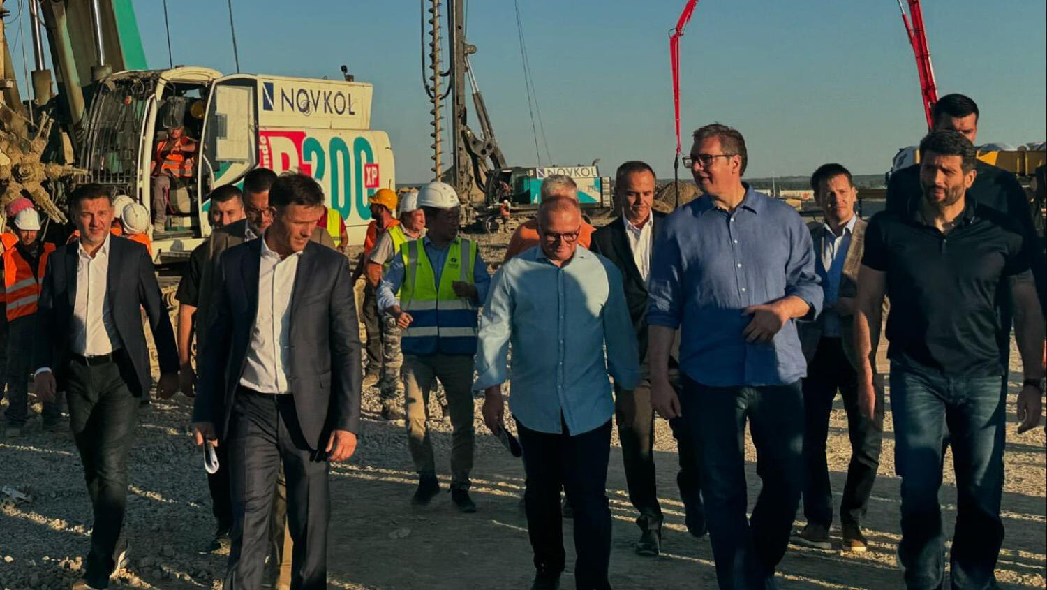 Da li je Vučić pomirio Šapića i Vesića? 2 Da li je Vučić pomirio Šapića i Vesića? 2