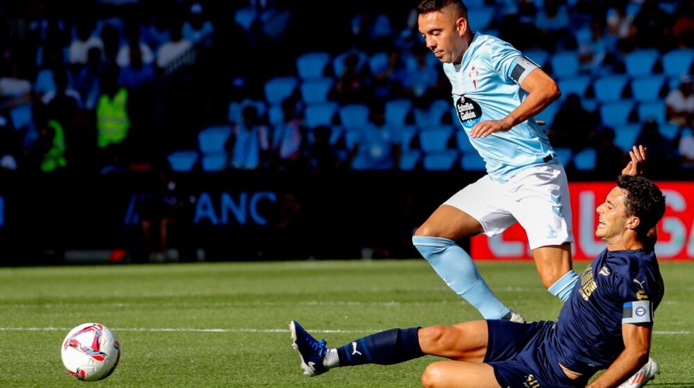 Kad tehnologija “vidi” nevidljivo: Da li je VAR registrovao najmanji ofsajd do sada? (FOTO) 1