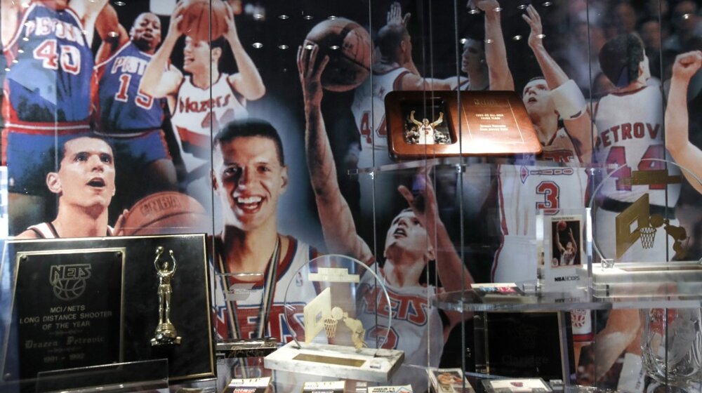 Utakmica u čast Dražena Petrovića 5. septembra u Zagrebu: Željko Obradović na klupi “Evrolige”, među gostima Divac, Bodiroga, Dončić... 1