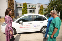Novo vozilo posle 25 godina - Fondacija Mozzart donirala automobil seoskoj ambulanti u Kucuri 5
