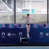 Trenutak koji će francuski skakač u vodu pamtiti (VIDEO) 4