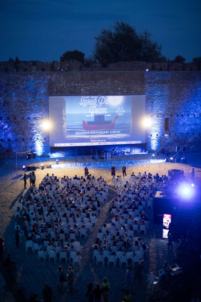 Počeo 7. Dunav Film Fest: Glumac Vojin Ćetković svečano otvorio festival 3 Počeo 7. Dunav Film Fest: Glumac Vojin Ćetković svečano otvorio festival 2