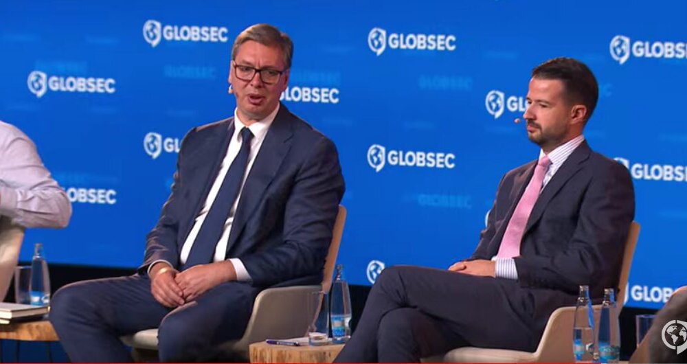 Vučić "opomenuo" Milatovića, rekao mu kojim jezikom govori (VIDEO) 1