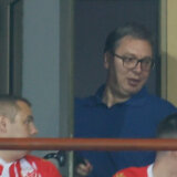 Aleksandar Vučić prisustvuje meču Crvene zvezde i Bode Glimta, predsednik Srbije bez dresa došao na stadion “Rajko Mitić” 1