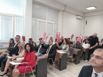foto, skupstina medijane glasanje protiv, d. alihodzic Niška Medijana, jedina opoziciona opština u Srbiji, kompletirala rukovodstvo: SNS uputila prve primedbe novoj vlasti 6
