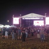 "Ni najstariji Zaječarci ne pamte da je manje publike bilo nego sinoć": Kako je izgledalo prvo veče 57. Gitarijade u Zaječaru (FOTO) 14