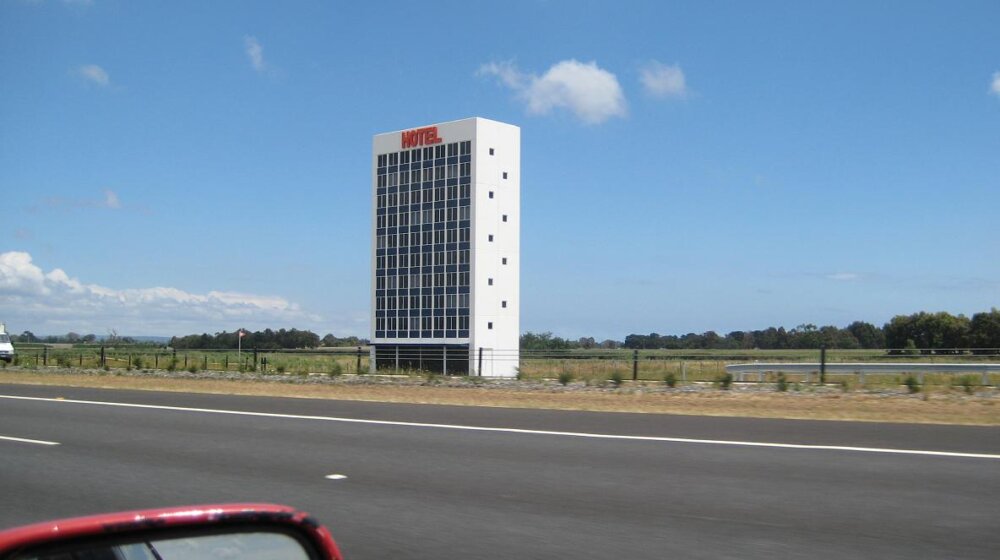 Prevara teška 744.000 evra: Hotel otvoren pre 17 godina u kome još niko nikada nije uspeo da rezerviše sobu 1