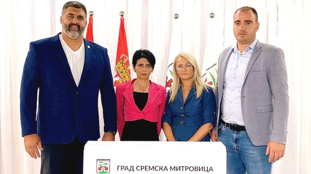 "Vlast nam kaže 'isključite dete iz društva, ako hoćete pomoć'": Poslanici Irena Živković i Đorđo Đorđić se obratili medijima u Sremskoj Mitrovici 1