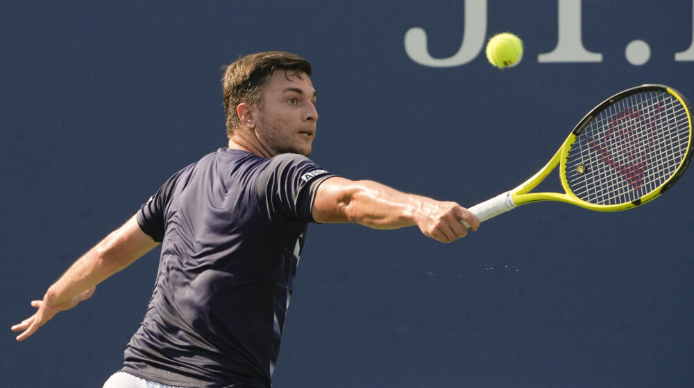 Kecmanović bio na rubu poraza, a završilo se predajom njegovog protivnika 1