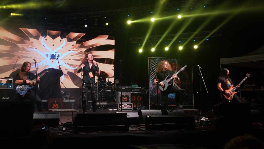 "Ni najstariji Zaječarci ne pamte da je manje publike bilo nego sinoć": Kako je izgledalo prvo veče 57. Gitarijade u Zaječaru (FOTO) 5