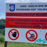 Tabla na kojoj piše "zabranjeno kupanje" na Rgotskom jezeru uznemirila Zaječarce, iz kompanije koja gazduje jezerom kažu da je to zakonska obaveza 8