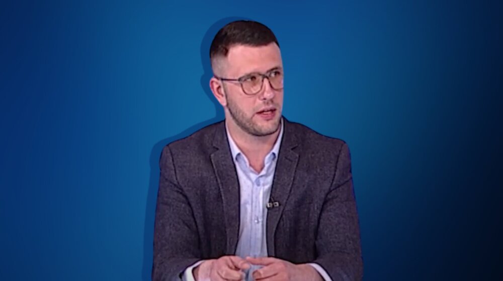 Vlada pogrešila, pa se ispravila: Koga predstavlja supervizor SNS kol centra u UO Zavoda za vrednovanje kvaliteta obrazovanja i vaspitanja? 1