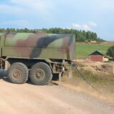 VS dodatno dostavlja vodu za pomoć ljudima i životinjama u selima u okolini Pirota i Topole 7