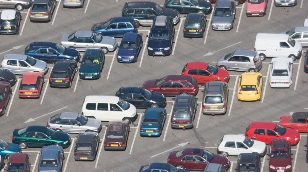 Ako imate crni automobil, žao nam je: Ova boja ozbiljno podiže vrednost polovnjaka 1