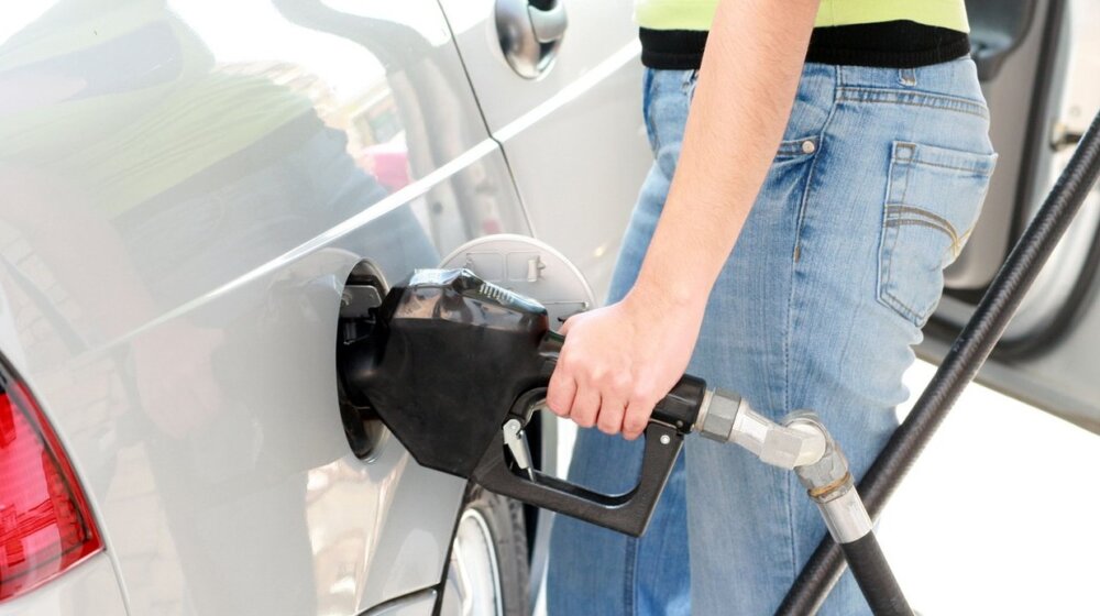 Vozite na rezervi? Ova navika može skupo da vas košta 1