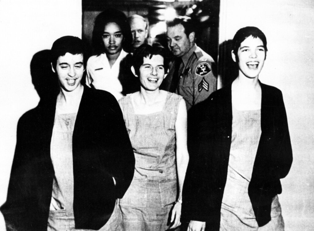 „Bio je ljut čovek, ali briljantan": Čarls Menson, vođa kulta koji je svirao sa Nilom Jangom i uticao na mnoge muzičare 2 „Bio je ljut čovek, ali briljantan": Čarls Menson, vođa kulta koji je svirao sa Nilom Jangom i uticao na mnoge muzičare 1