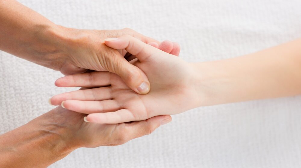 Zdravstveni problemi mogu da se otkriju na rukama - kineski naučnici objasnili kako 1