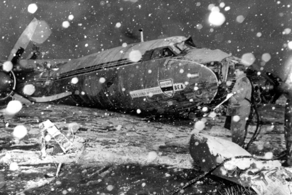 „Bezbijeve bebe" i tragedija: Nova knjiga o tragičnoj sudbini igrača Mančestera nakon utakmice u Beogradu 2