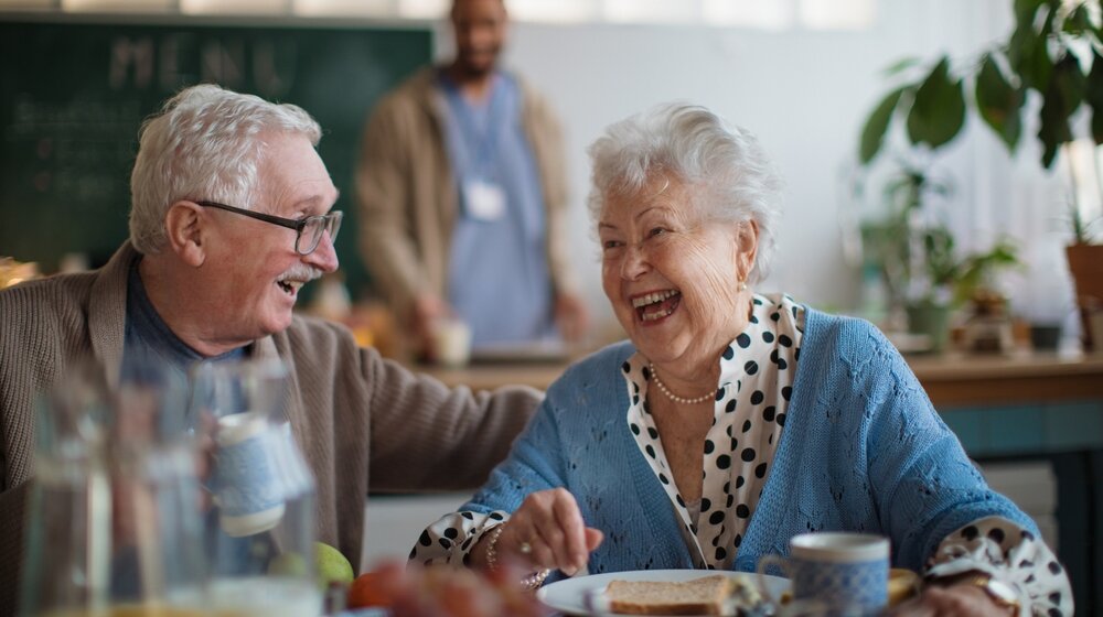 Negovatelj starijima od 60 savetuje uzimanje ovog važnog vitamina 1