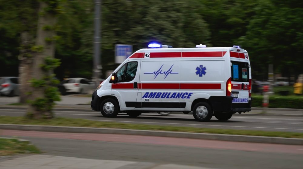 Mladić teško povređen, sumnja se da je gurnut niz stepenice 1