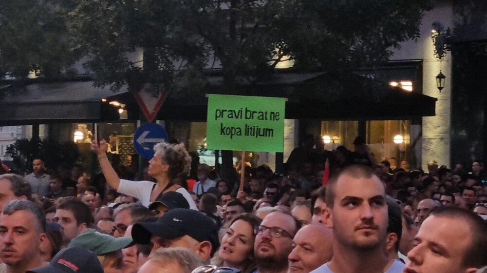 "Vlast se sakrila": Kako regionalni mediji pišu o protestu u Beogradu? 1