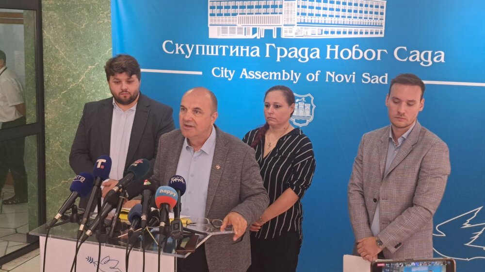 Odbijen predlog opozicije da se u novosadskom parlamentu raspravlja o crvima u vodi: Predstavnici vlasti tvrde da piju česmušu 1