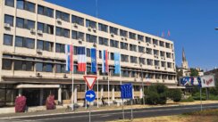 viber_image_2024-08-30_11-40-47-683 Kako Novosađani nisu videli francuskog predsednika: Makron prvi put u Novom Sadu (FOTO) 10