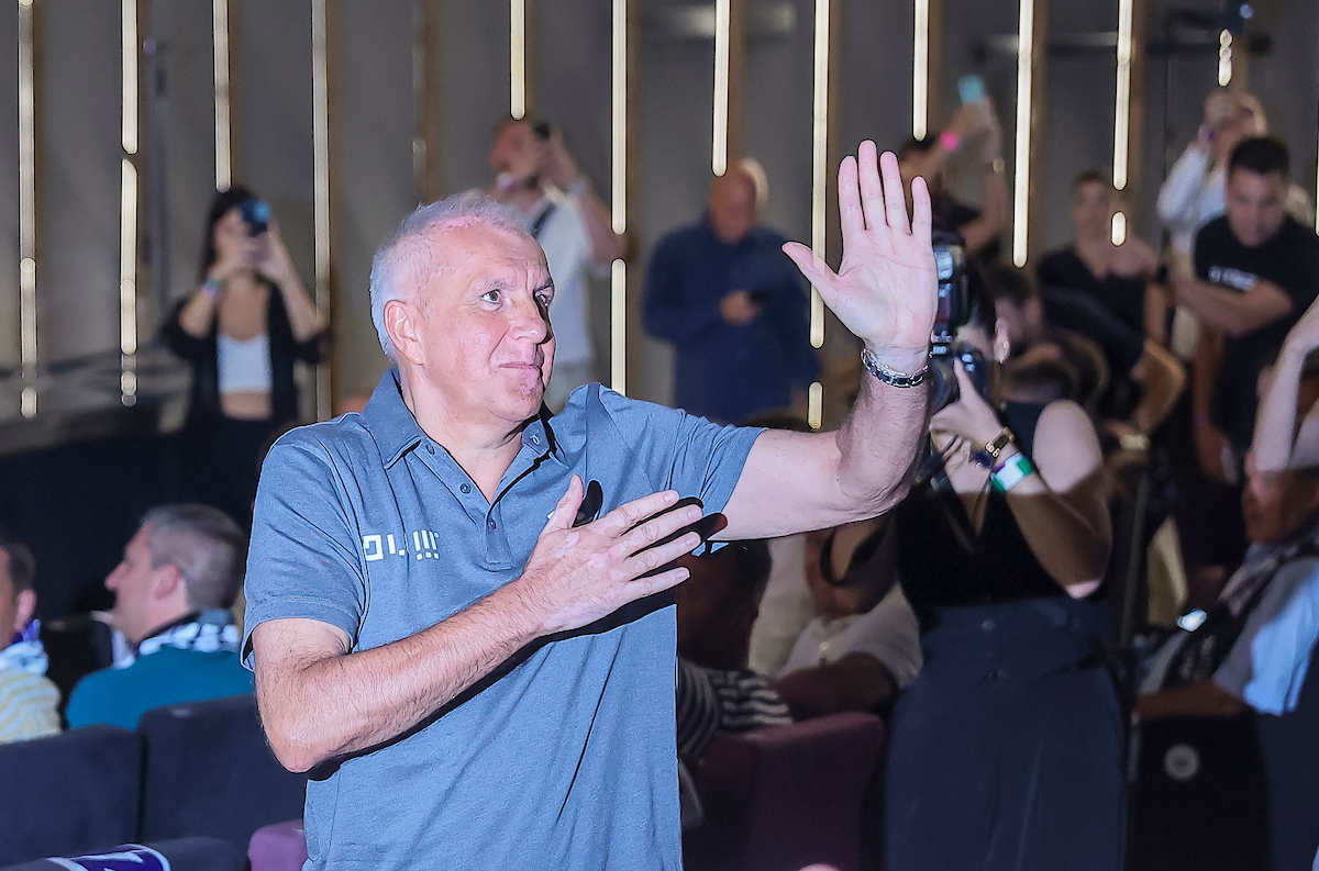 Crno-bela simfonija: Veče za podstrek košarkaškom orkestru Partizana sa novim violinama (FOTO) 4 Crno-bela simfonija: Veče za podstrek košarkaškom orkestru Partizana sa novim violinama (FOTO) 4