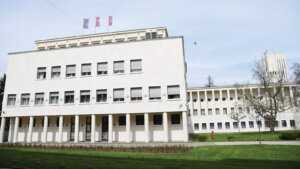 Sednica Skupštine Autonomne Pokrajine Vojvodine zakazana je za sutra u 10.00 časova, a na dnevnom redu je, između ostalog, Predlog Pokrajinske skupštinske odluke o pravilima sprovođenja javnog konkursa za izbor članova Programskog saveta Javne medijske ustanove "Radio-televizija Vojvodine".