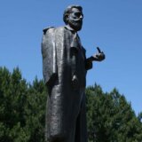 NLS i Parandilović položili vence na spomenik Draži Mihailoviću na Ravnoj gori 5