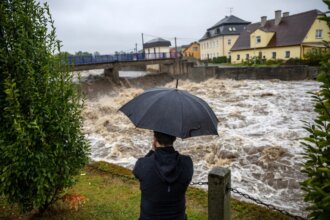 Bela river overflows after heavy rains in Czech Republic (FOTO, VIDEO) Ciklon Boris hara Srednjom Evropom: Prva žrtva u Poljskoj, u Češkoj se traga za četiri osobe 7