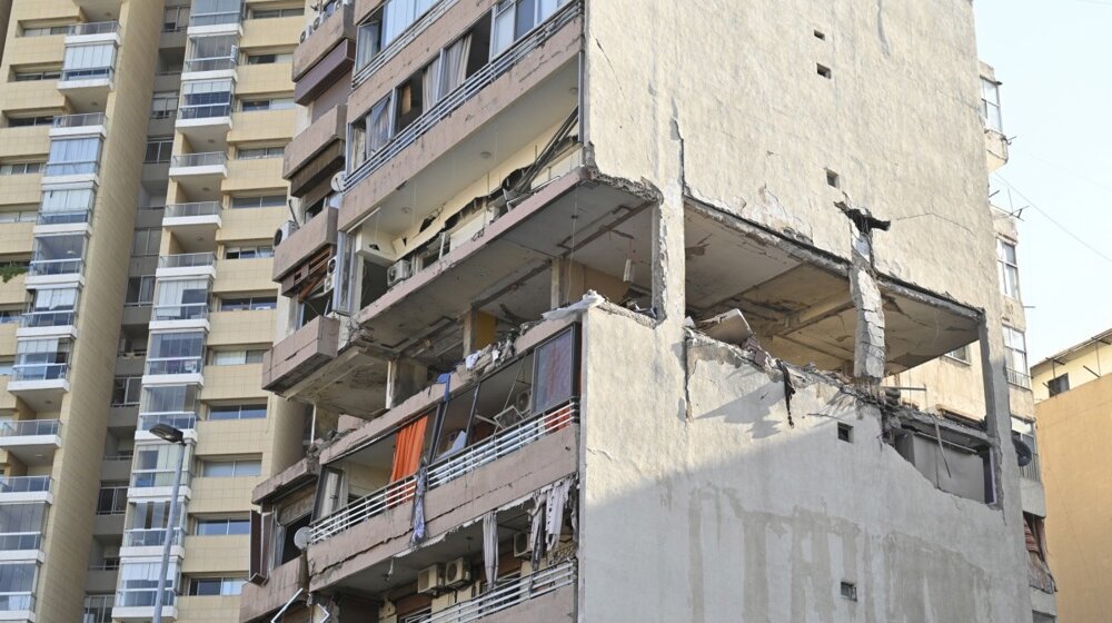 Izrael raketira Liban: Pogođena višespratna stambena zgrada u Bejrutu, ima više stradalih 1 Izrael raketira Liban: Pogođena višespratna stambena zgrada u Bejrutu, ima više stradalih 1
