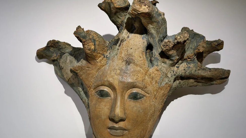 Azija: Kako nestajuće Aralsko jezero menja život u Karakalpakiji 7 Skulptura poznatog lokalnog umetnika J Kutimuratova