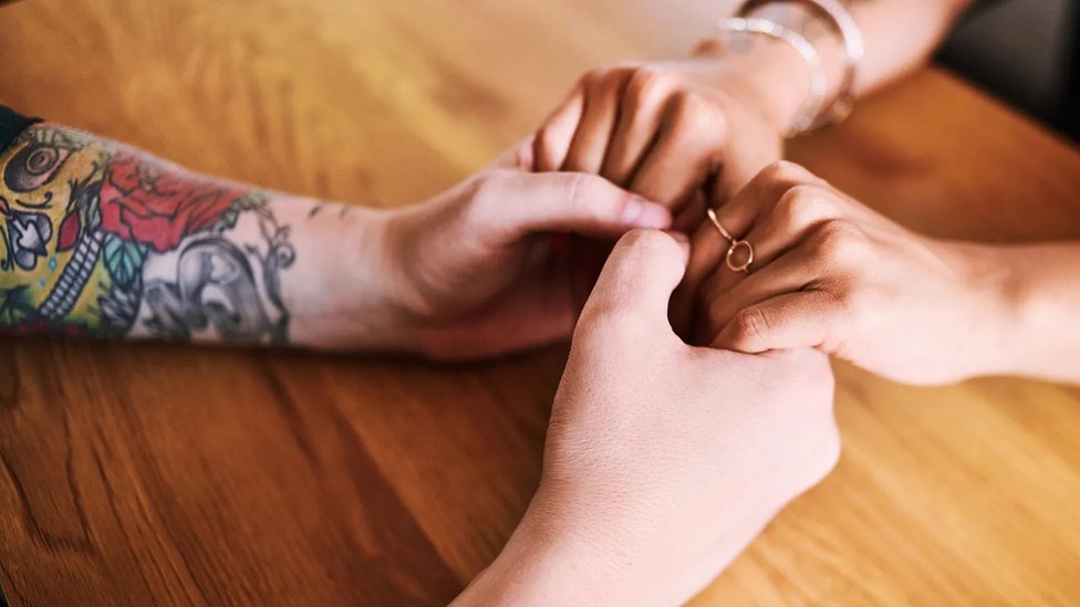 Crte ličnosti koje su privlačnije od našeg izgleda 2 Dodir ruku