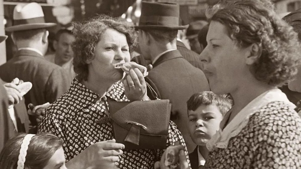 Amerika: Kako je nastao hot dog, najprepoznatiljivija vrsta hrane u SAD i širom sveta 4 Hot dogovi