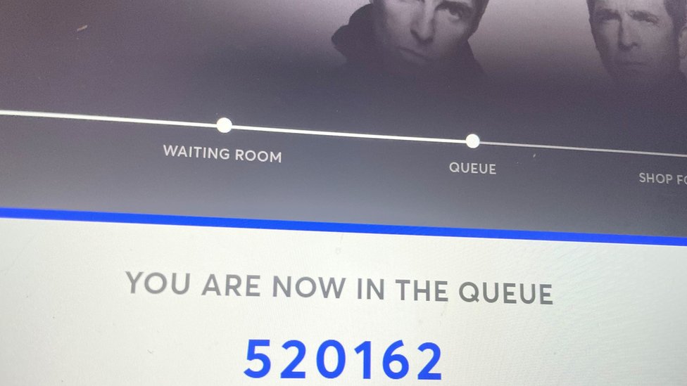 Muzika: Dugi redovi, pad sistema za prodaju, pomama za kartama povratničke turneje grupe Oejzis 2 Oejzis, karte, koncert