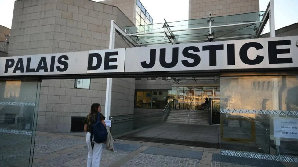 Francuska: Muškarac optužen da je vrbovao strance da siluju njegovu suprugu 1 Slučaj iz Avinjona, u kome je 51 muškarac optužen, šokirao je Francusku