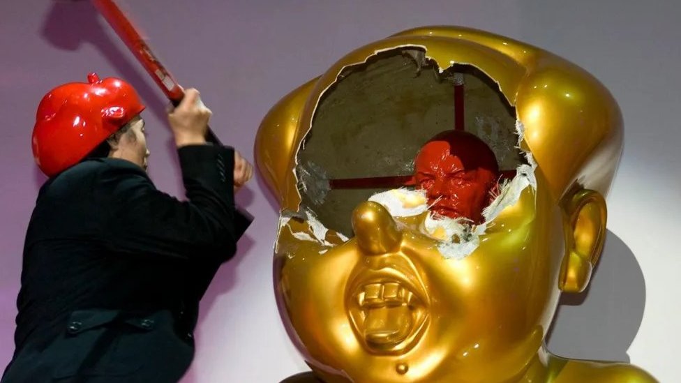 Kina: Uhapšen umetnik disident zbog sumnje da je skrnavio Maove skulpture 1 Statua Mao Cetunga