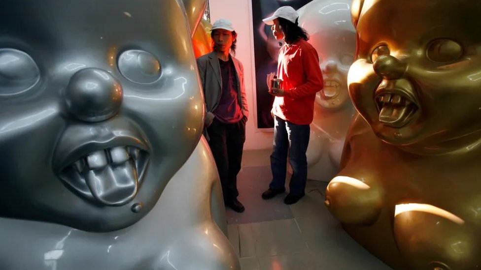 Kina: Uhapšen umetnik disident zbog sumnje da je skrnavio Maove skulpture 2 Kina, skulpture, Mao