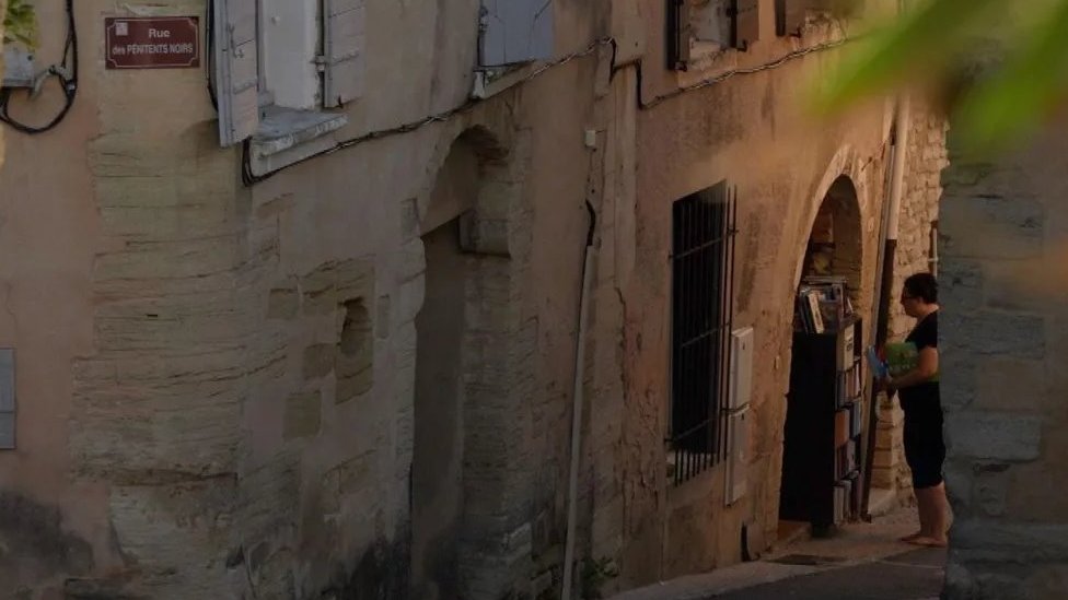 Francuska: Selo rastrzano užasima suđenja za masovno silovanje 3 Mazan je mirno srednjevekovno selo