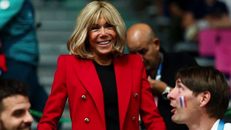 Brižit Makron pojavila se u seriji Emili u Parizu 1 Brižit Makron