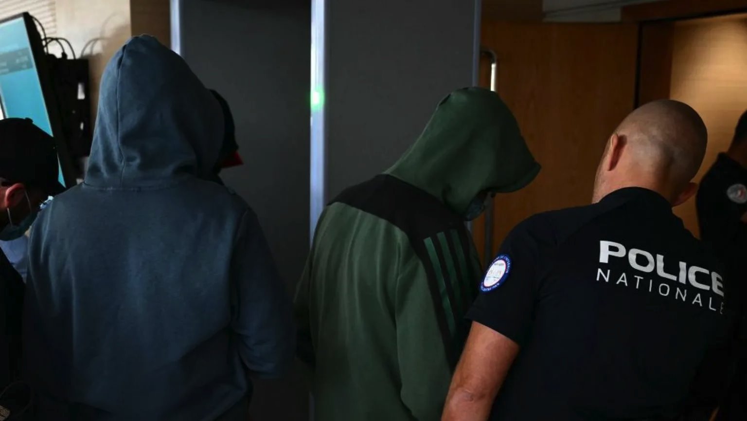 Francuska: Žene dirnute prkosnom Žizel Peliko na suđenju za masovno silovanje 4 Sveukupno se sudi 51 muškarcu, ali još desetine nisu identifikovane