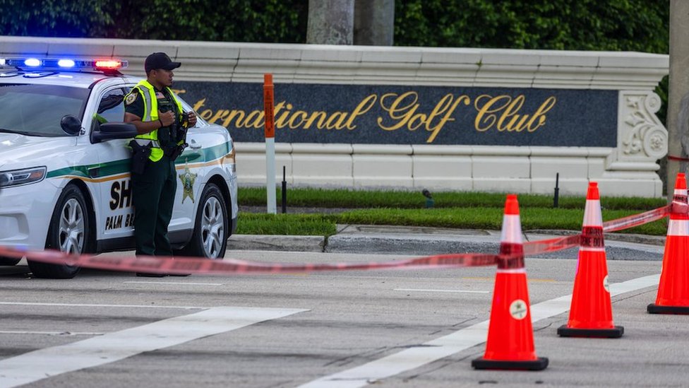 SAD: Tramp bezbedan posle drugog pokušaja ubistva, osumnjičeni priveden 1 Ulaz u Trampov golf klub
