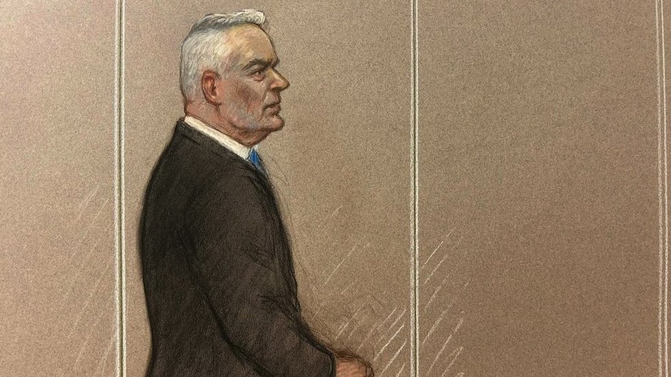 Skandal oko Hjua Edvardsa: Šok, bes i kontrola štete u BBC-ju 2 Edvards pred sudijom