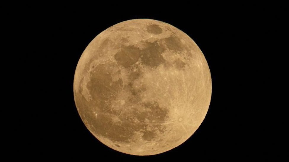 Supermesec i lunarna eklipsa obradovali posmatrače zvezda 5 Supermesec