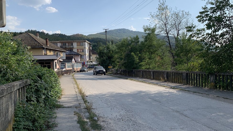 Sastavci i Međurečje: „To je toliko zamršeno, da ni mi sami više ne znamo kome pripadamo.” 7 Sastavci, Međurečje