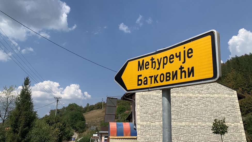 Sastavci i Međurečje: „To je toliko zamršeno, da ni mi sami više ne znamo kome pripadamo.” 1 Sastavci, Međurečje