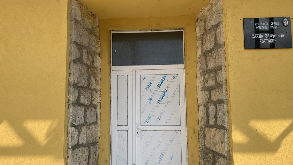 Sastavci i Međurečje: „To je toliko zamršeno, da ni mi sami više ne znamo kome pripadamo.” 6 Sastavci, Međurečje