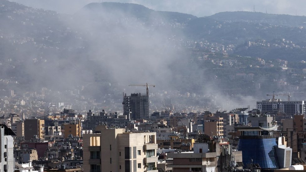 Liban: Hezbolah ispalio 140 raketa na sever Izraela, vazdušni udari na Bejrut se nastavljaju 3 Napad na jug Bejruta, koji se smatra utočištem Hezbolaha