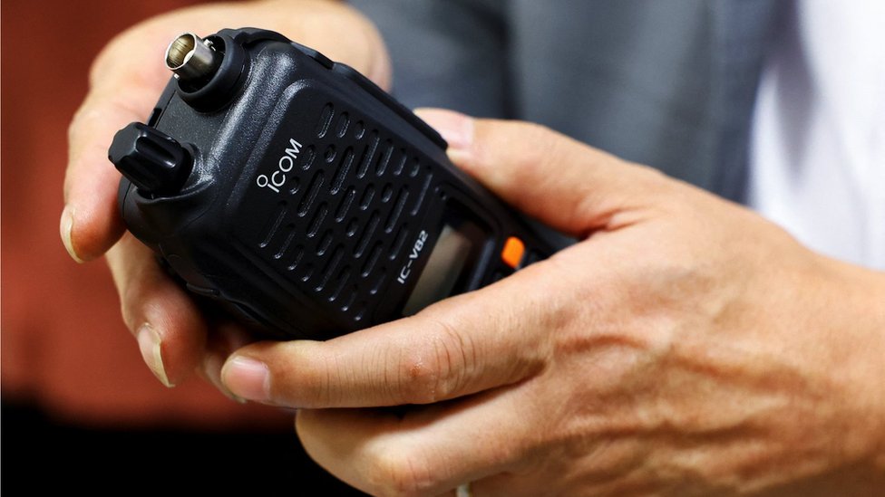 Eksplozija pejdžera i toki-vokija u Libanu: Šta ne znamo 1 Ikom toki-voi